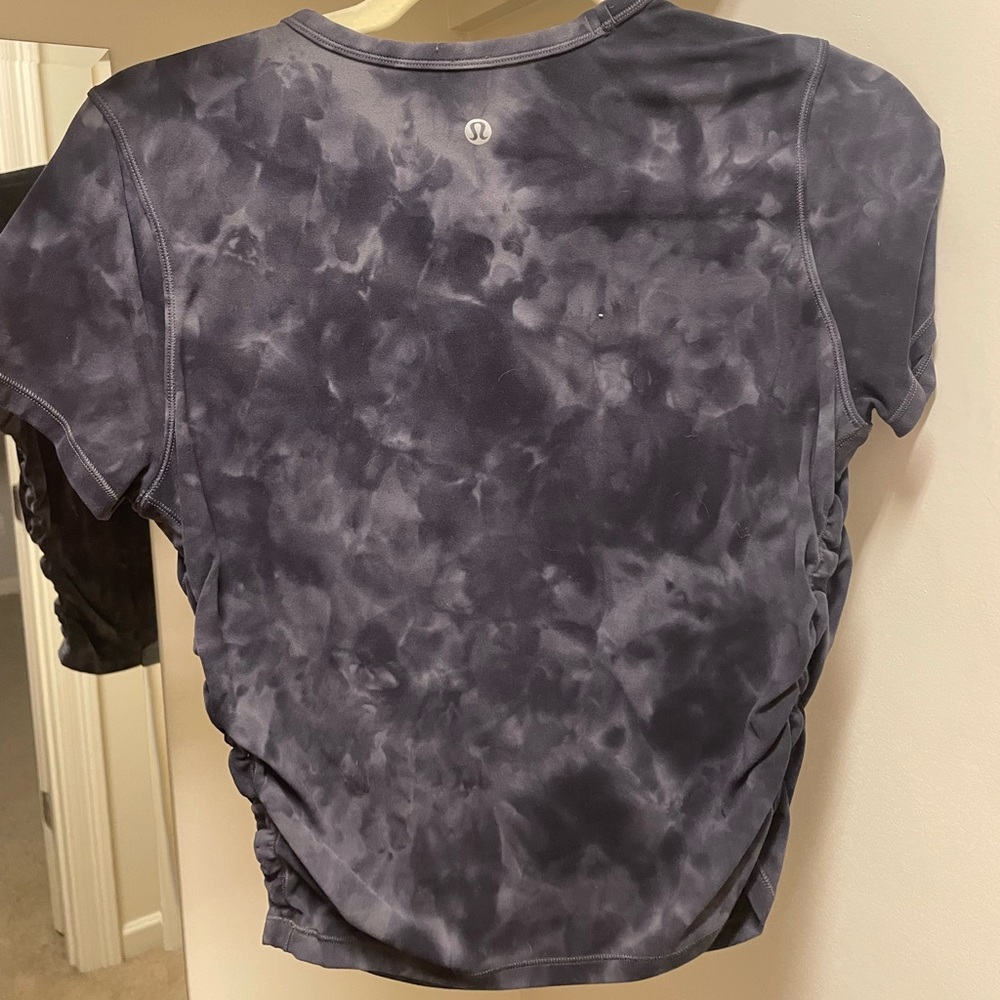 Lululemon top size 4